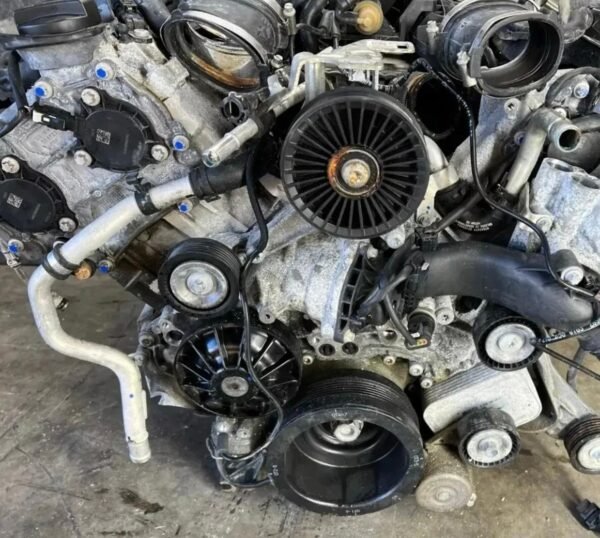 Mercedes-Benz W212/W218 CLS550 SL550 4.6 L Bi-Turbo V8 Engine - Image 3