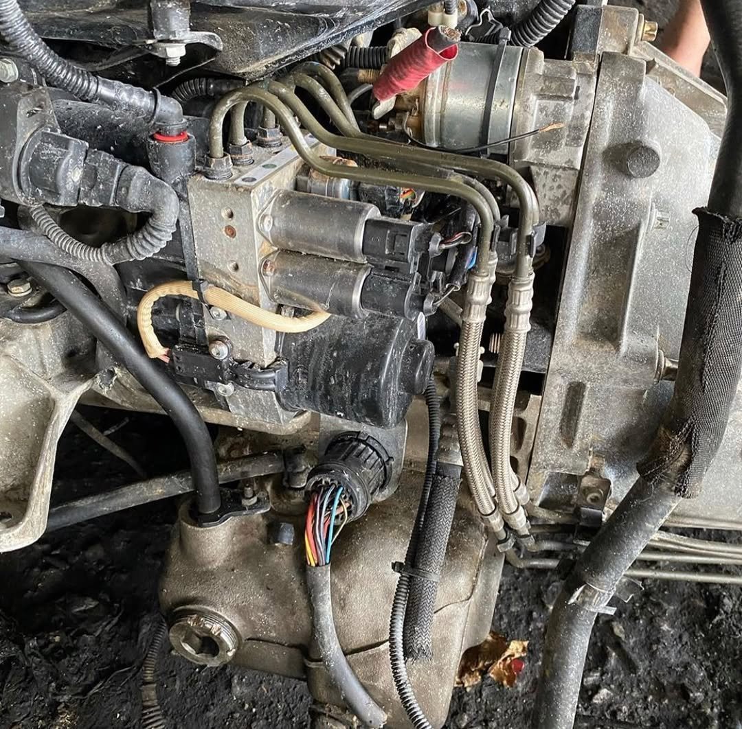 BMW M3 E46 S54B32 3.2L Complete Engine with 6-Speed Manual Transmission For Sale - Image 2