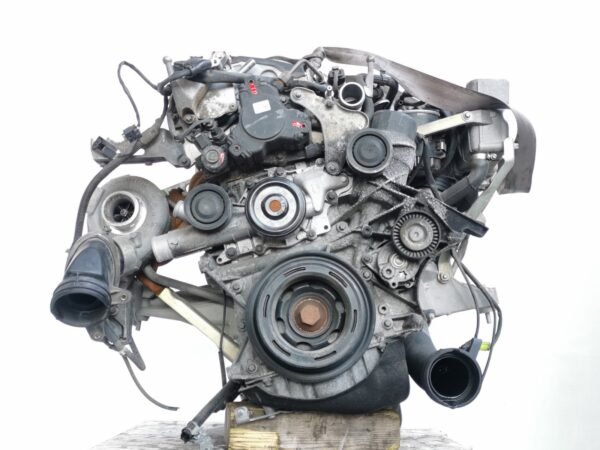 Mercedes-benz  C-CLASS (W204) - Engine - Image 5