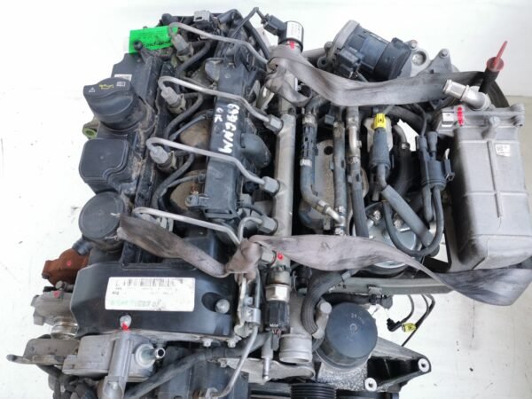 Mercedes-benz  C-CLASS (W204) - Engine - Image 6