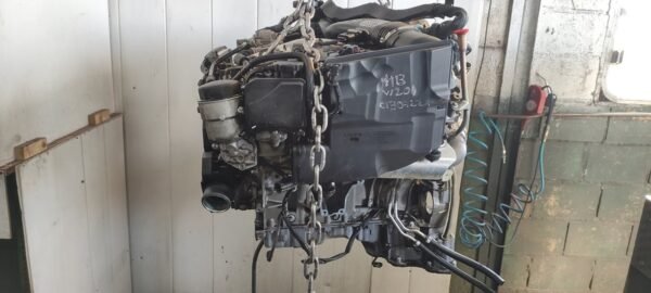 Mercedes-Benz  C-CLASS (W204) - Engine - Image 6