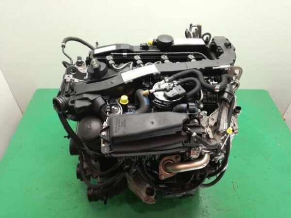 Mercedes-Benz  C-CLASS (W204) - Engine - Image 4