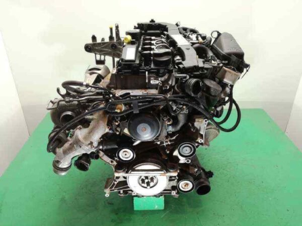 Mercedes-Benz  C-CLASS (W204) - Engine - Image 5